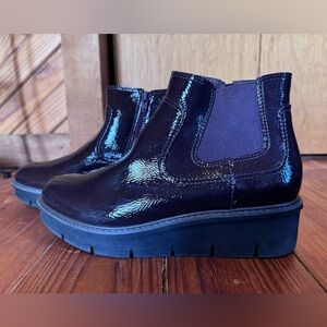 Women’s Clark’s Platform Bootie size 11